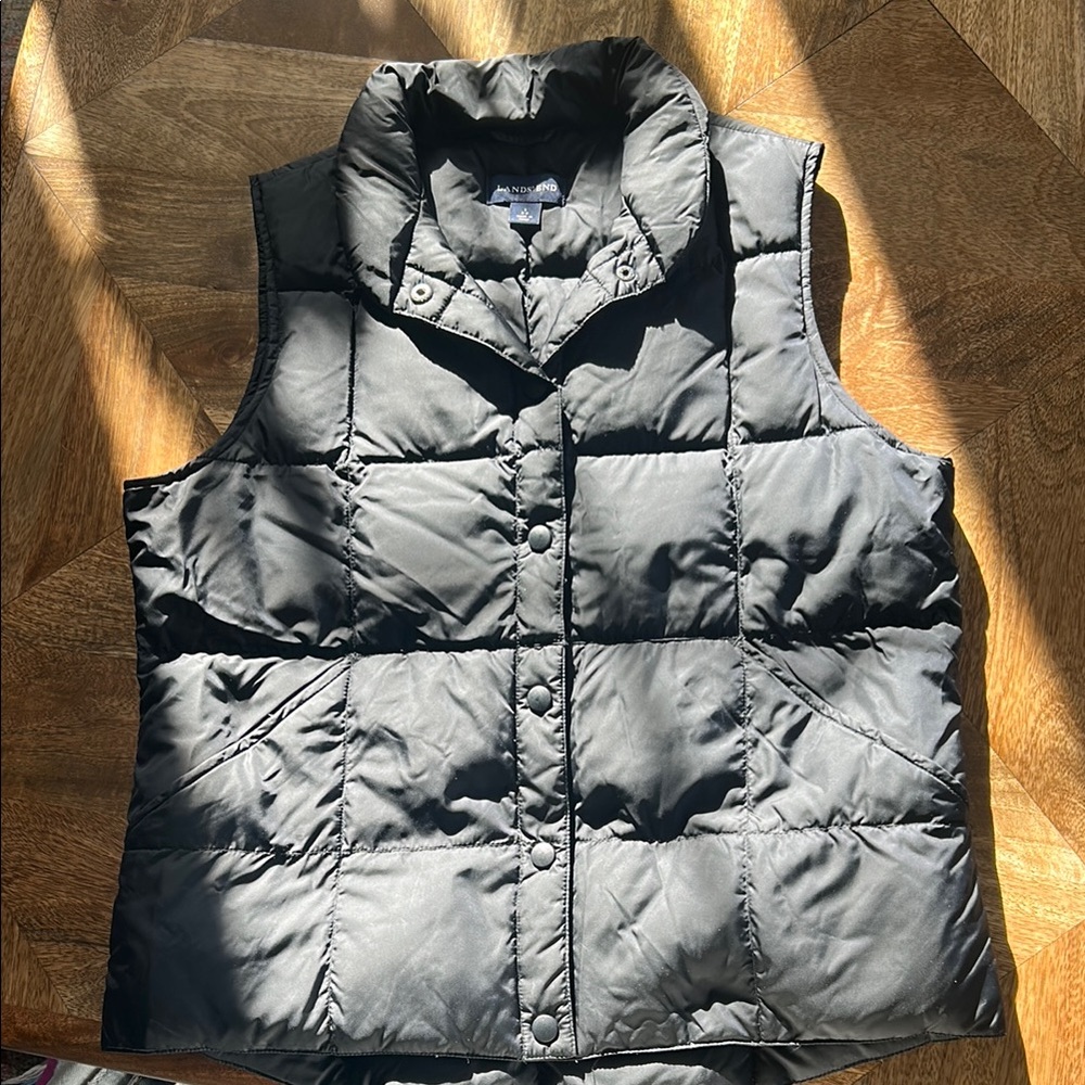 Lands’ End Women's Black Puffer Vest size S 6-8